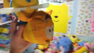Budgie takes Mr. Grouper flying