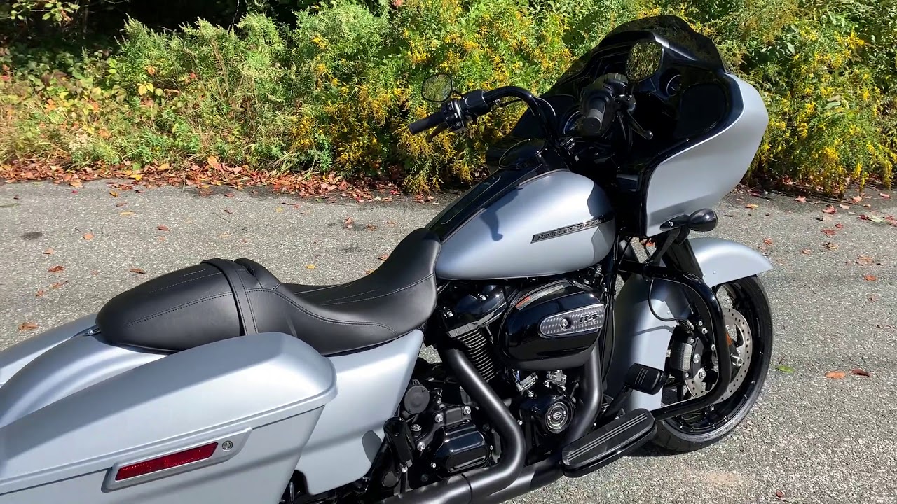 2020 Harley-Davidson Road Glide Special in Barracuda Silver 2020 Harley-Davidson Road Glide Special in Barracuda Silver
