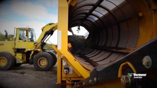 Vermeer TR620 3-product-trommel screening gravel in Melbourne, Australia