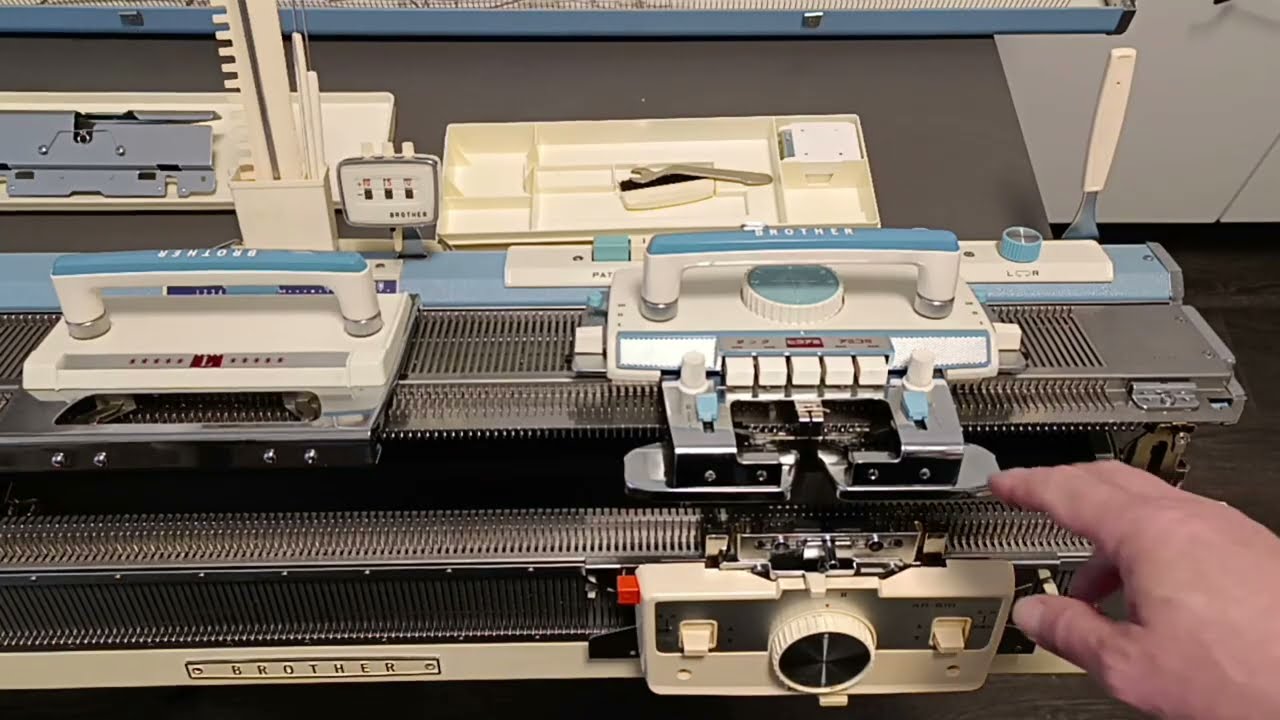 Ретро вязальная машина Brother KH-581/KR-810