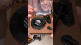 Little record BIG sound but make it 5 SOS! 🤩🎶 #minibrands #minibrandsvinyl @MiniBrands_ZURU