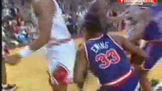 Amazing Dunk On Patrick Ewing By Scottie Pippen