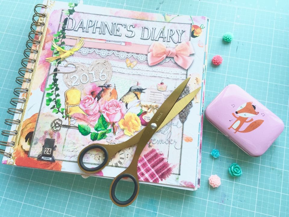 Up Close and Personal ~ featuring the Daphne Diary (Planner Review