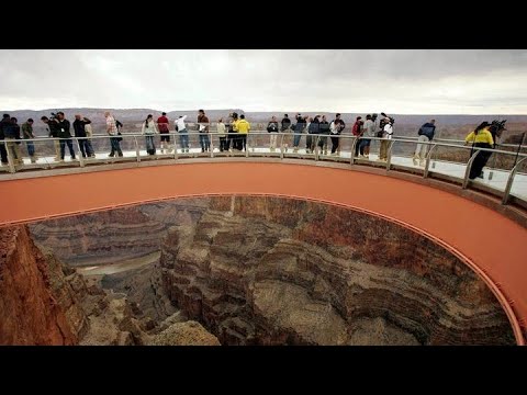 Man falls more than 4,000 feet from Grand Canyon Skywalk to his death
