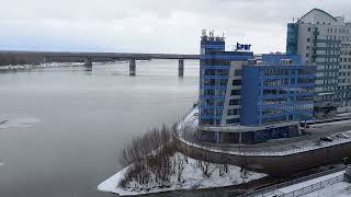 Река Обь, начало ледохода в Барнауле.