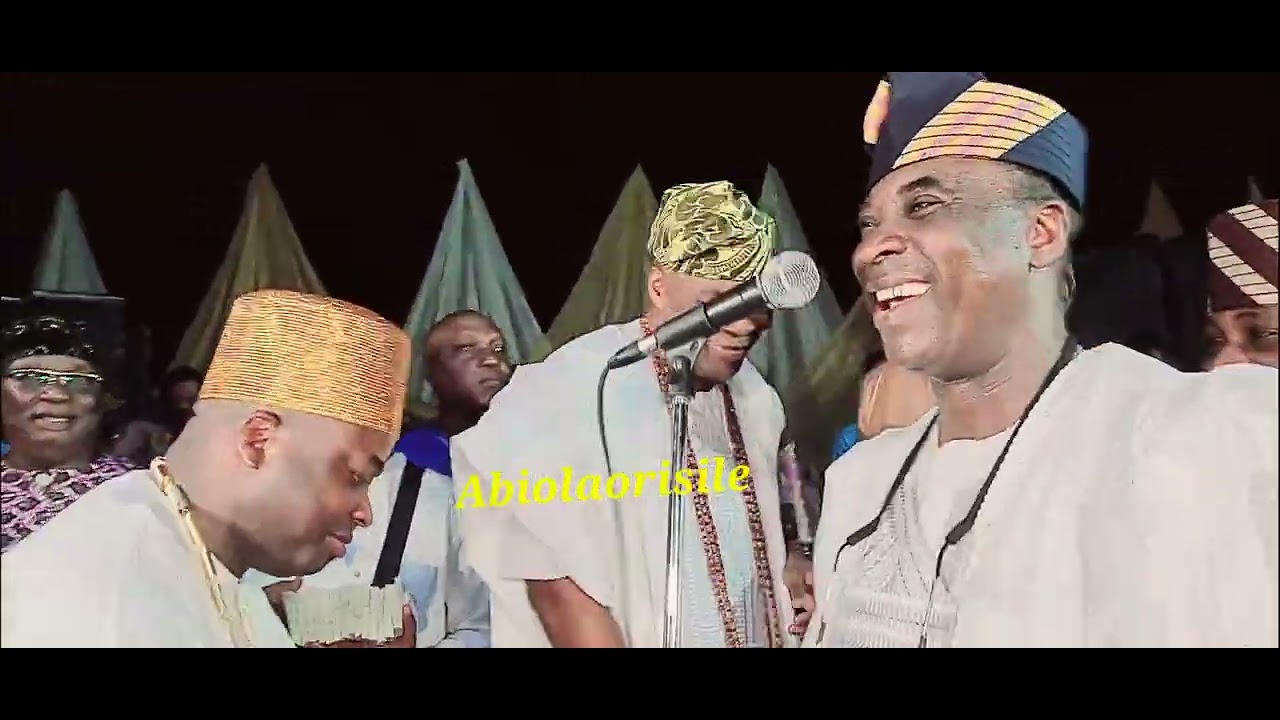 Stylish King, Oba Saheed Elegushi, Akinsiku of Lagos Did the Unsual on K1 Stage (Hot Video)