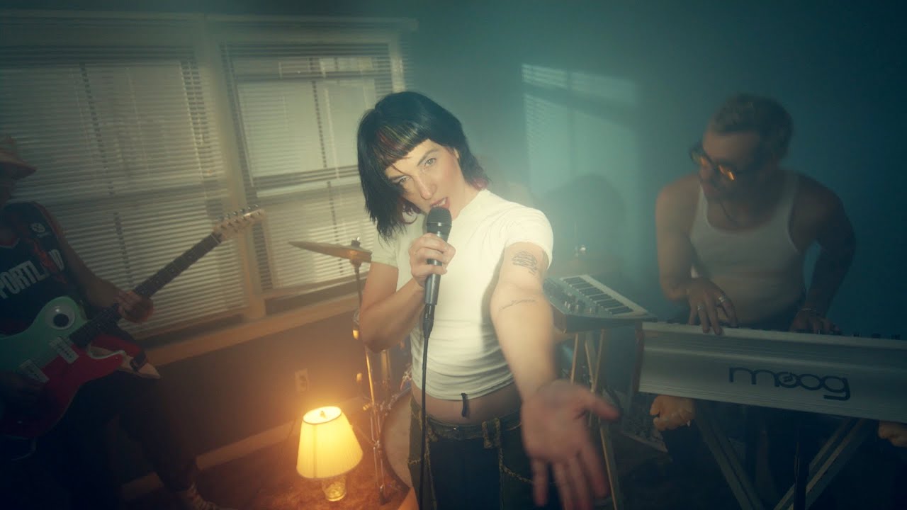 ill peach - BLOOM (Official Video)