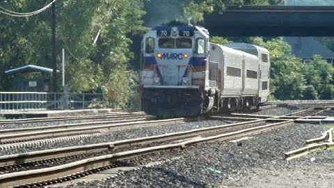 MARC diesel 70 thru Halethorpe towards St. Denis