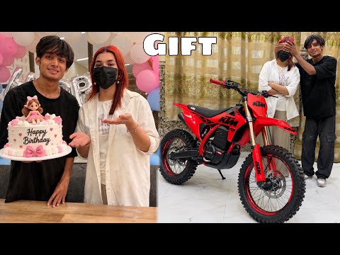 Girl Friend Ko Birthday Pr Dead Bike Gift Kr Di 😍