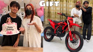 Girl Friend Ko Birthday Pr Dead Bike Gift Kr Di 😍
