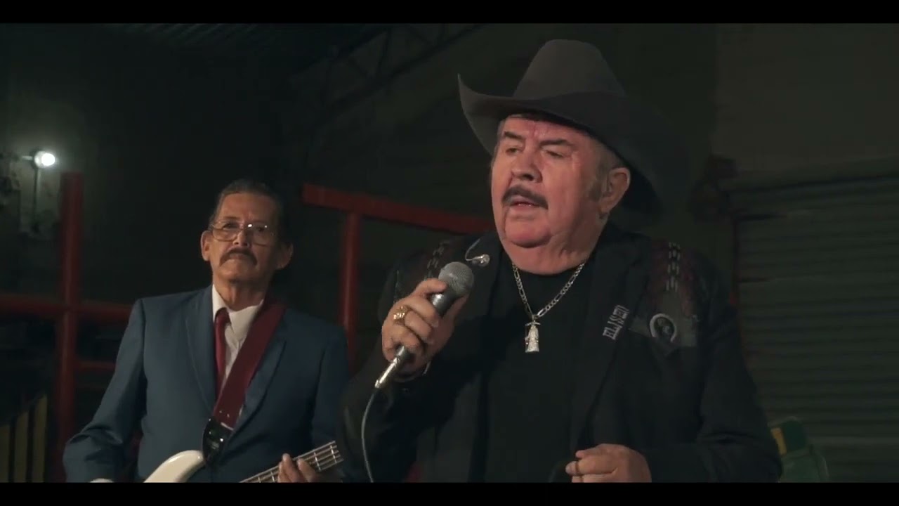 Los Montañeses del Álamo y Eliseo Robles - Cachito de Luna🌙.