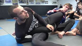 Keeping and regaining the knee line from the saddle (Lachlan Giles)
