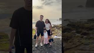 Iyey Nyempil Foto Di Tengah