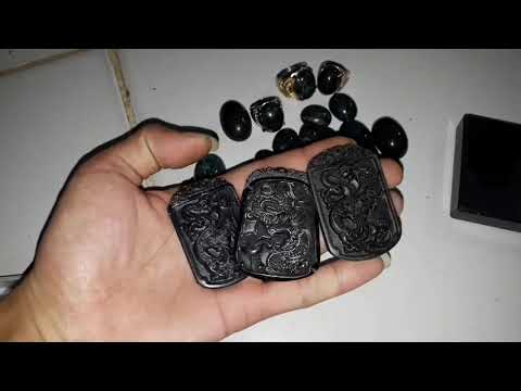 Cara tes batu black jade yang betul-betul asli dengan cara menempelkan pada magnet khusus. Magnet be. 