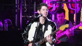 Jonas Brothers : Lovebug (Live)