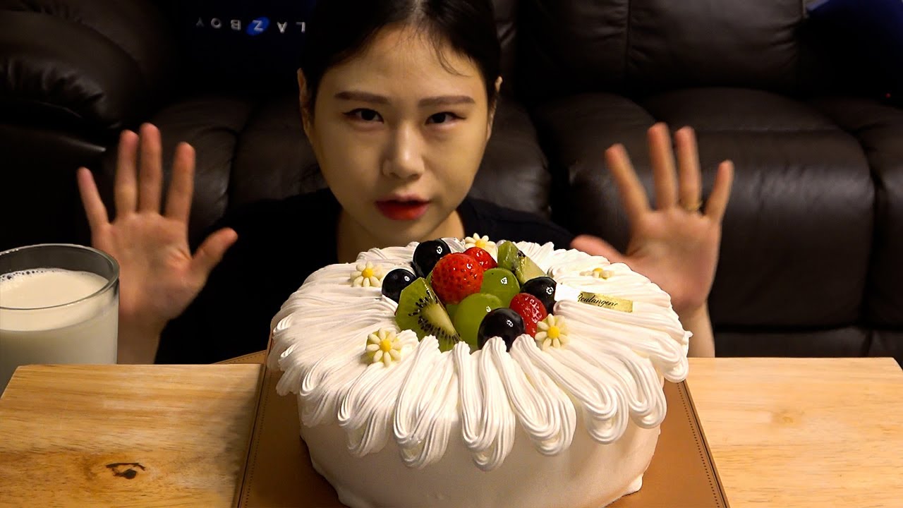 플라워 생크림 케이크 먹방 MUKBANG