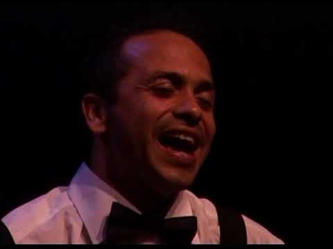 مسرحية كلارينت قصة وتمثيل فادي الغول اخراج اكرم المالكي انتاج مسرح سفر فلسطين