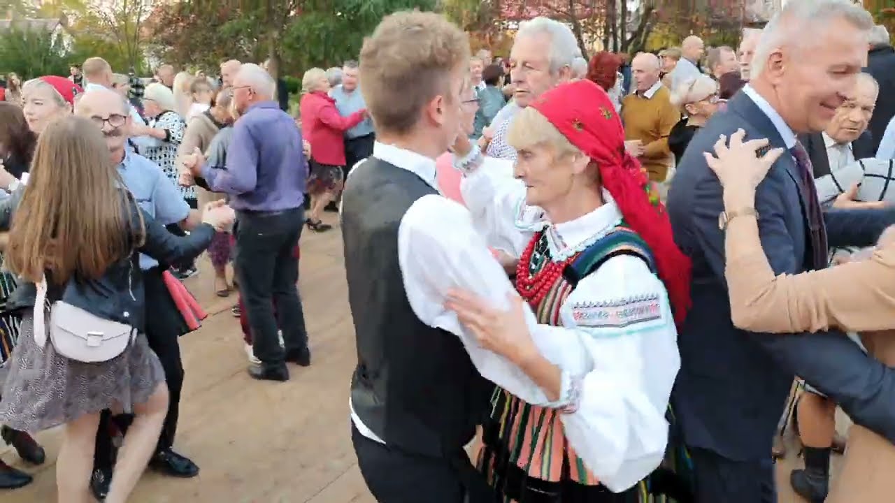 Gdzie diabeł   nie może tam babe posyło,tańce hulanki na odpuście Św.Michała w Poświętnem.