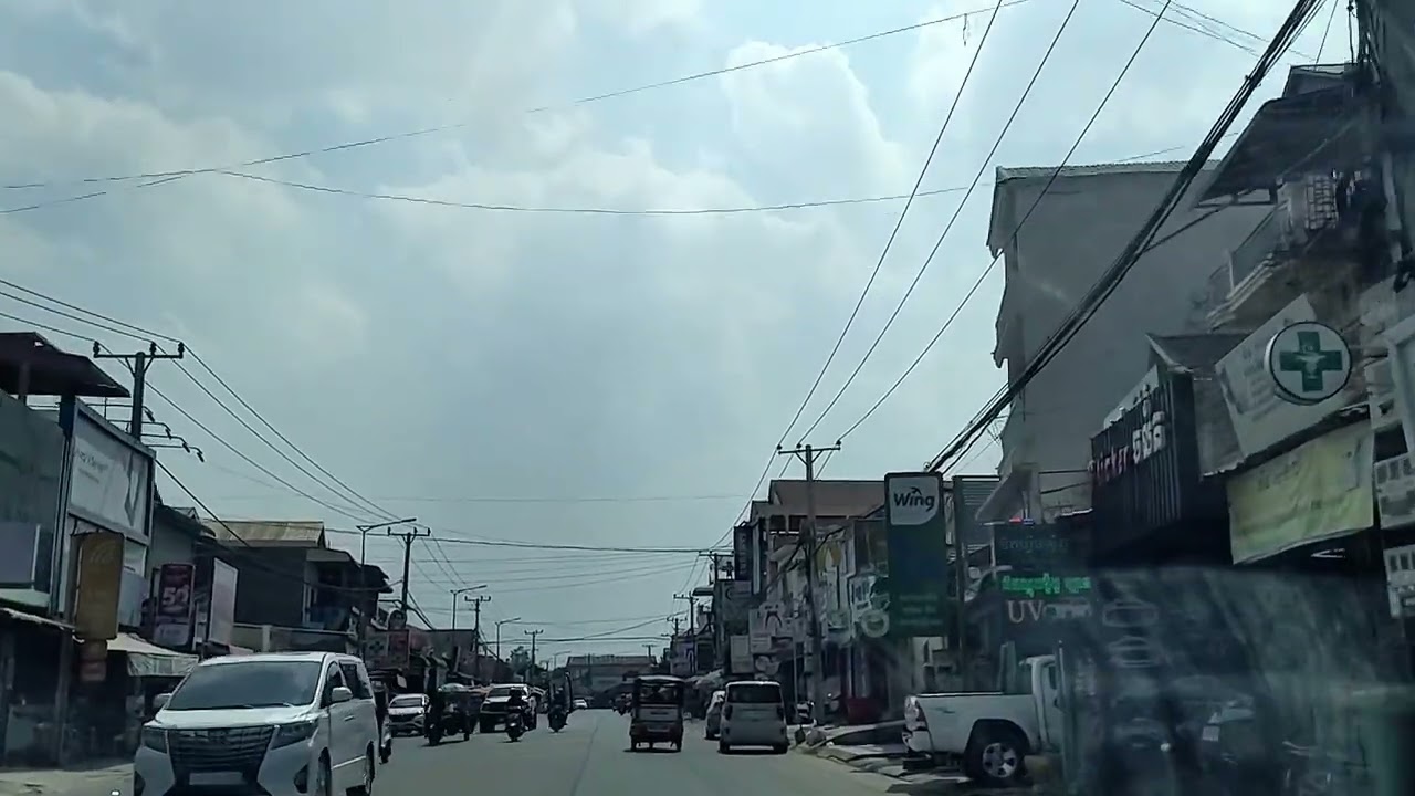 Phnom Penh City Vibes: A Relaxing Afternoon Ride