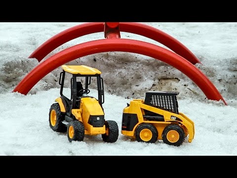 игрушечной машине Машинки по лужам