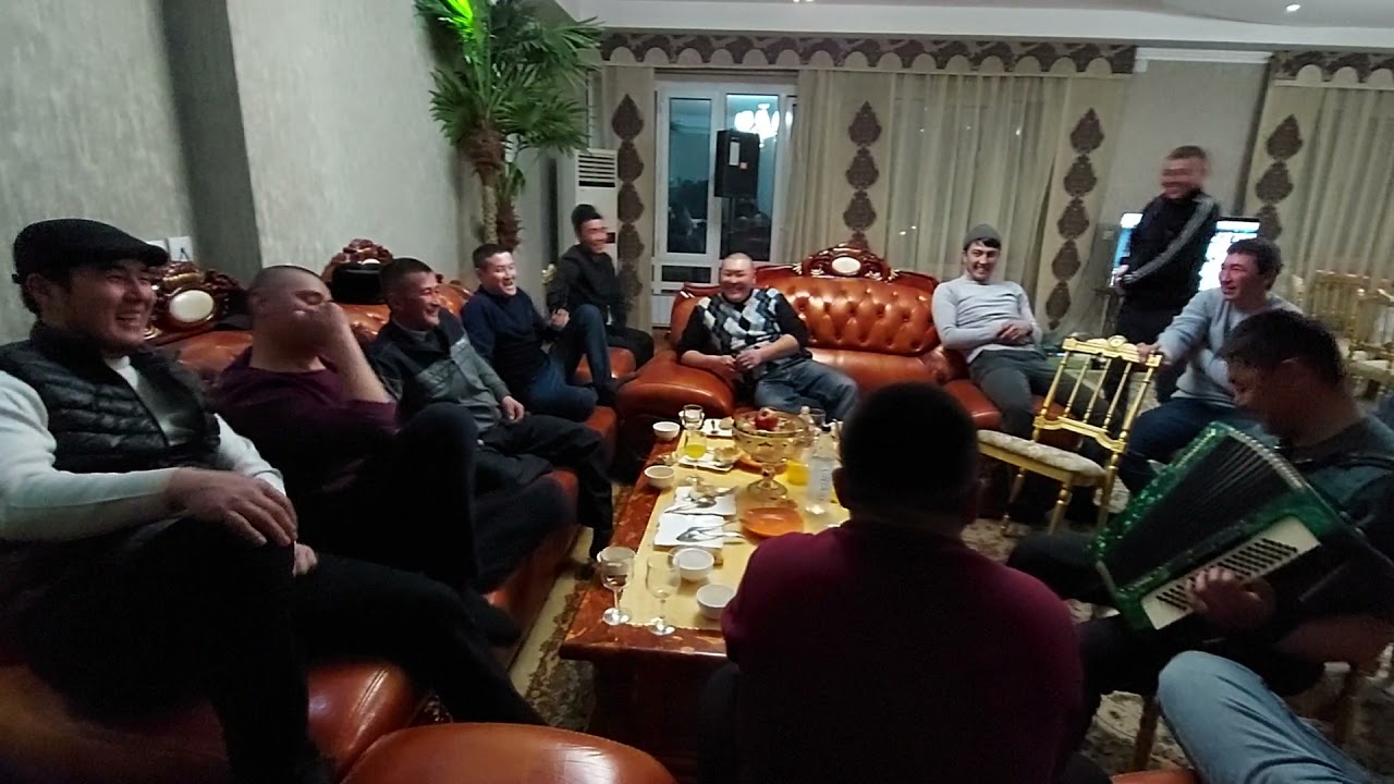 Отуруштагы тамаша