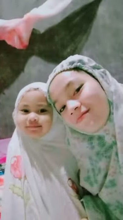 alhamdulillah anak kecil mau pake mukena.