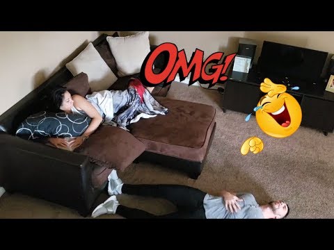 extremely-funny-seizure-prank-on-girlfriend