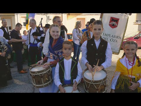 La música de cinco bandas de gaitas llena las calles de Vega de Espinareda en el Encuentro de Bandas