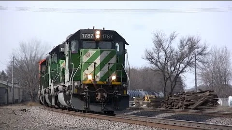 Three Green SD40-2s on the DILNTW