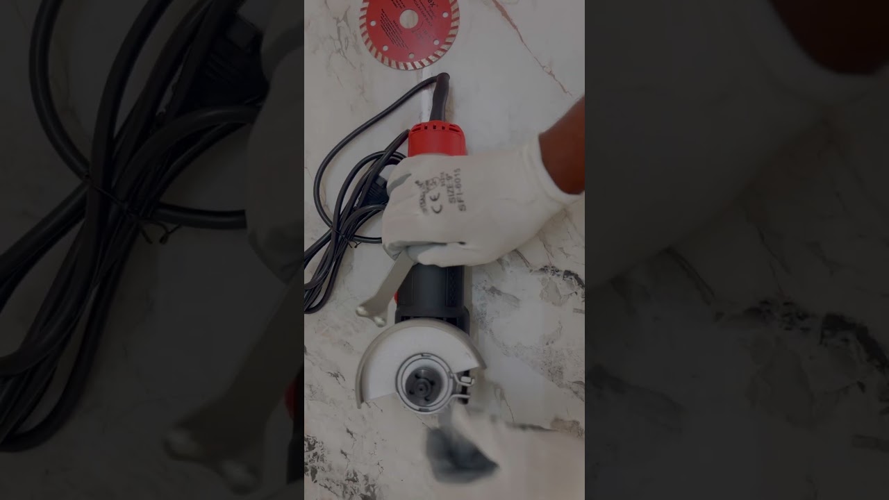 "Unboxing & Review: Black and Decker G720 Angle Grinder