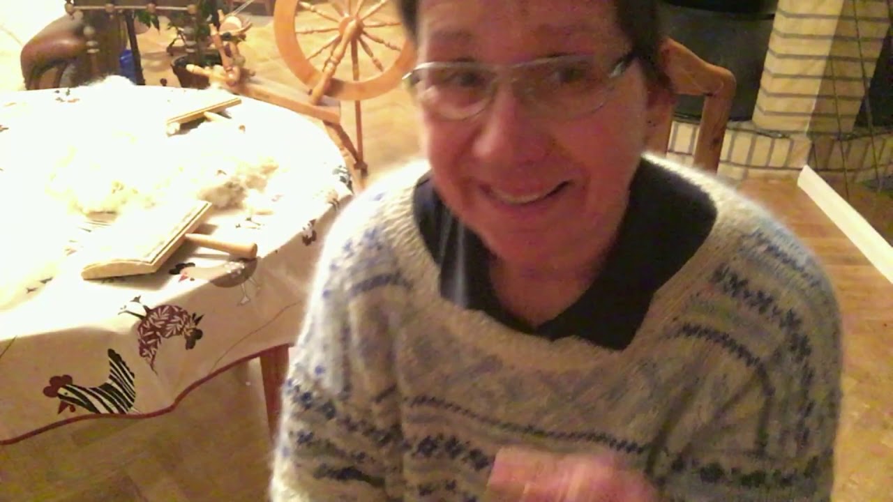 Der Weg vom Schaf zum Pullover: Teil 2 Waschen und Kardieren der Wolle