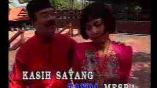 Miniatura de vídeo de "BUDI SETAHUN SEGUNUNG INTAN (ABDULLAH CHIK & NORANIZA IDRIS)"