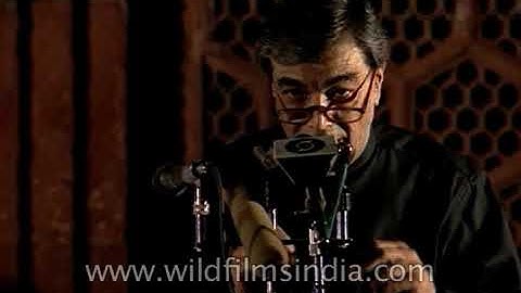 Pakistani actor Zia Mohyeddin recites Mirza Ghalib