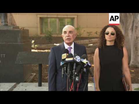 Robert Kardashian's lawyer, Robert Shapiro, says he has agreed to ...