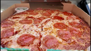 Trying Papa Johns Pan Pizza