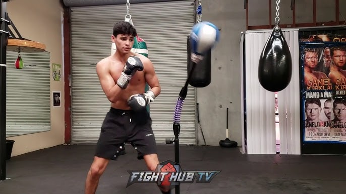 Ryan Garcia shows how to use the Fierce Reflex Bag 