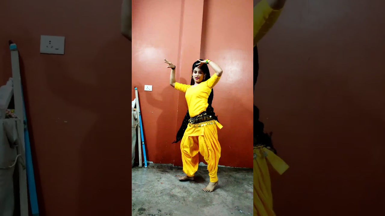 Dekh ke meri bhari javani😅