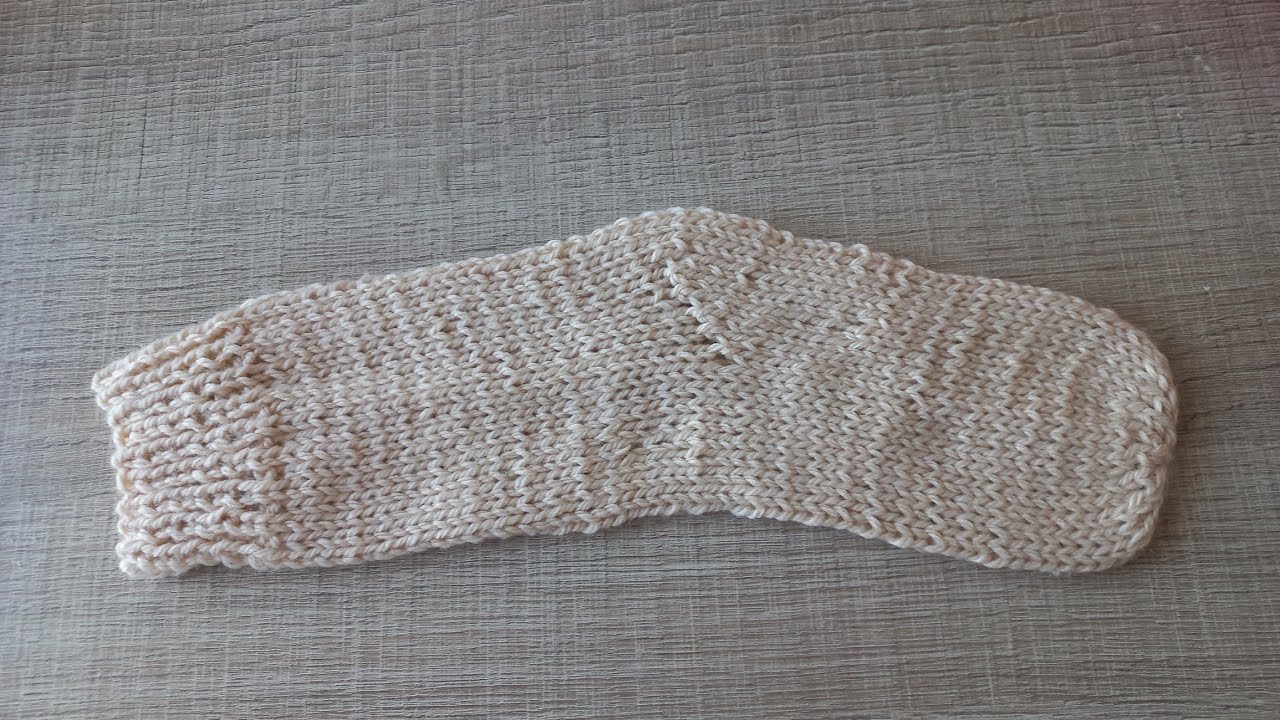 MEIA COM CALCANHAR, tricô adulto....fácil