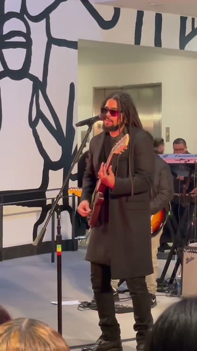 Skip Marley performing Bob Marley’s “Jamming”🎸