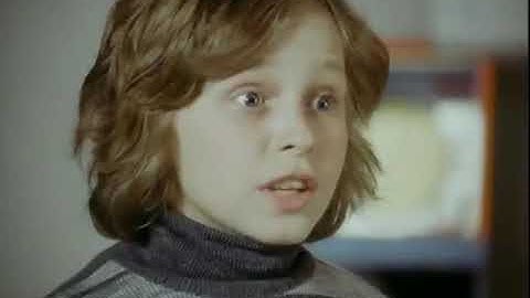 The Green Cross Code featuring David Prowse 1976