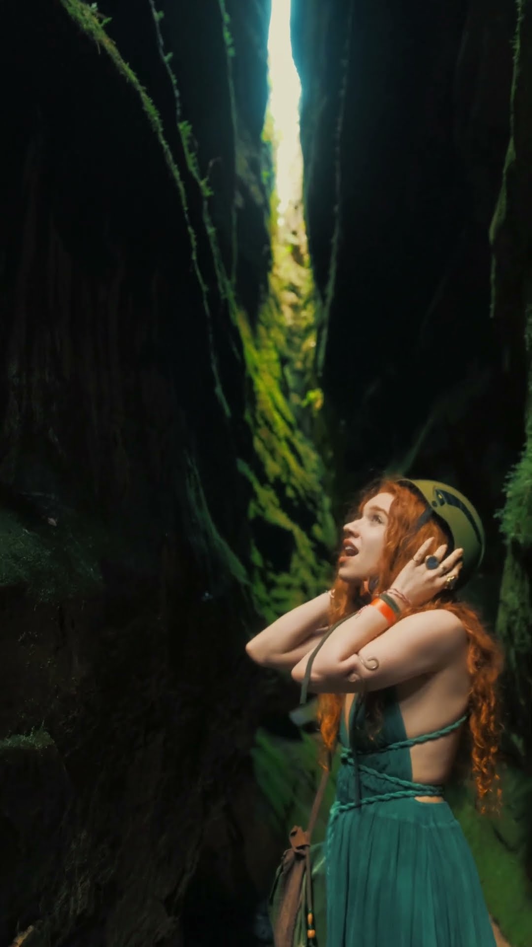 the sound of the cracks ⋆ Alexia Evellyn