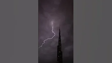 صوت الرعد مع فيديو رعد مطر برج خليفة 