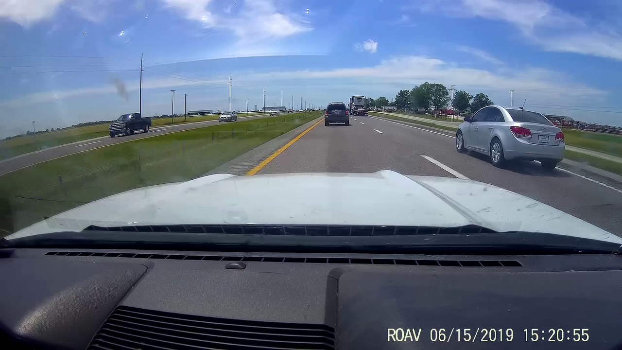 Drivers in Missouri change lanes without looking YouTube