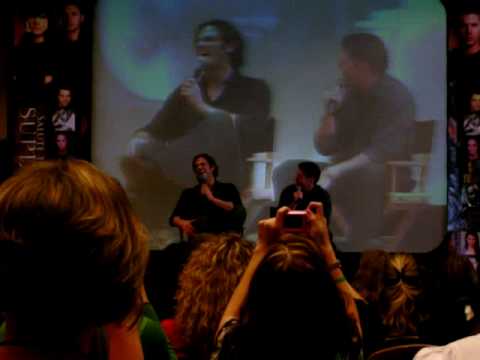 Jared Padalecki and Jensen Ackles at Supernatural ...