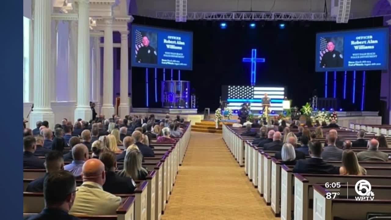 Funeral held for West Palm Beach police officer - YouTube
