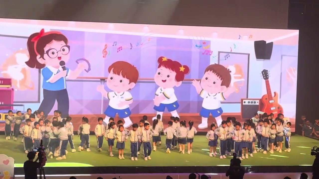 迦南畢業禮2025九龍塘.老師的關懷