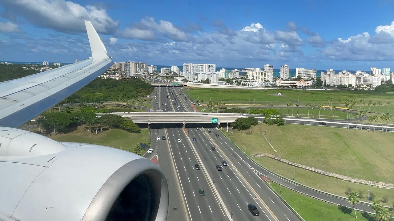 American 737 Landing in San Juan, PR