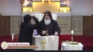 豪シドニーの教会で、刃物持った男が司教を襲う瞬間　周囲はパニック（閲覧注意）