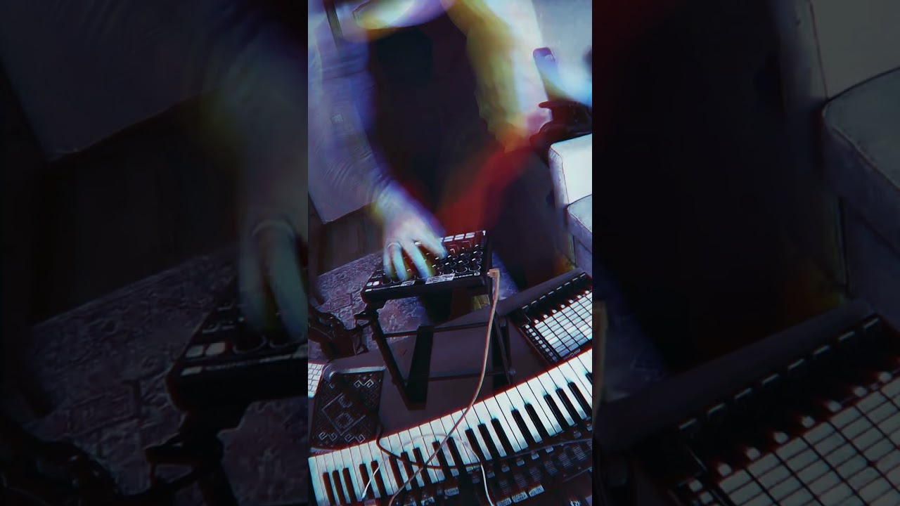 Obejrzyj Mahanto - Esobarbul(live) MELODIC TECHNO (use your headphones) w YouTube Obejrzyj Mahanto - Esobarbul(live) MELODIC TECHNO (use your headphones) w YouTube