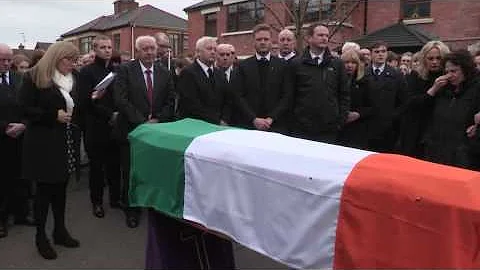 Frances Black sings Raglan Rd at the funeral of Ma...